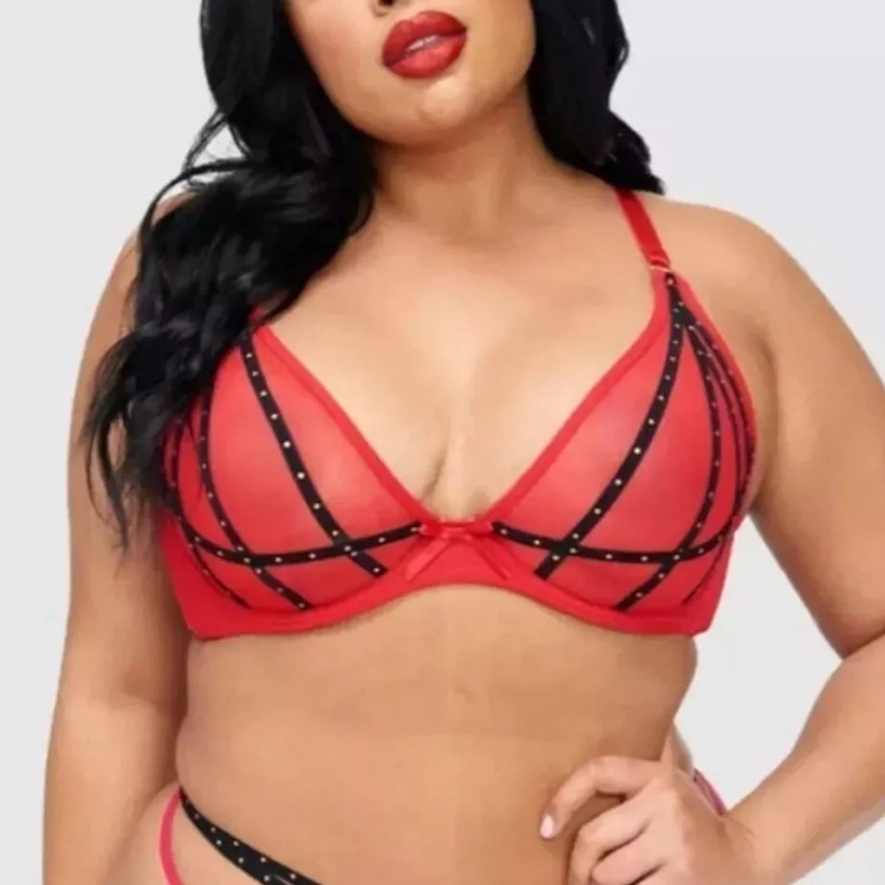 Frederick’s of Hollywood red & black lace bra